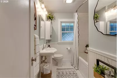 8100 SW Locust St, Portland, OR 97223 - Photo 23
