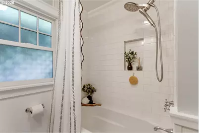 8100 SW Locust St, Portland, OR 97223 - Photo 25