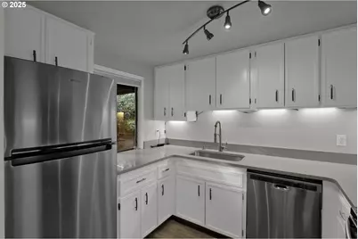 3845 Colony Oaks Dr, Eugene, OR 97405 - Photo 7