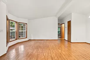 2302 SE 113th Ave, Portland, OR 97216 - Photo 7