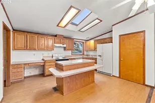 2302 SE 113th Ave, Portland, OR 97216 - Photo 13