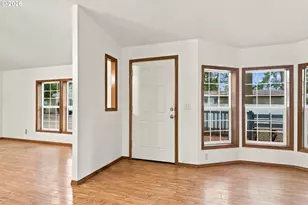 2302 SE 113th Ave, Portland, OR 97216 - Photo 5