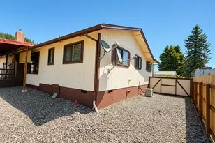 551 Agate St, Sutherlin, OR 97479 - Photo 15