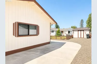 551 Agate St, Sutherlin, OR 97479 - Photo 13