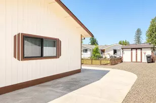 551 Agate St, Sutherlin, OR 97479 - Photo 13