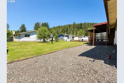 551 Agate St, Sutherlin, OR 97479 - Photo 7