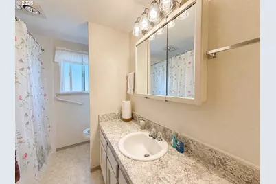 551 Agate St, Sutherlin, OR 97479 - Photo 19