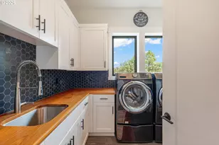 62825 Montara Dr, Bend, OR 97701 - Photo 31