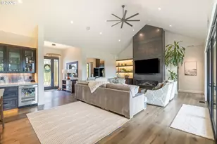 62825 Montara Dr, Bend, OR 97701 - Photo 9