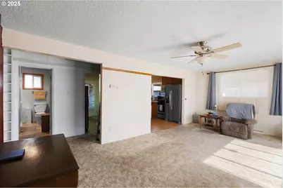 2812 W Sanders Ave, Roseburg, OR 97471 - Photo 9