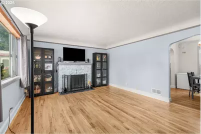 16523 SE Clinton St, Portland, OR 97236 - Photo 9
