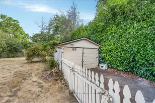 16523 SE Clinton St, Portland, OR 97236 - Photo 3