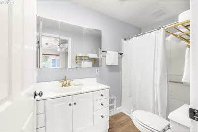 16523 SE Clinton St, Portland, OR 97236 - Photo 13