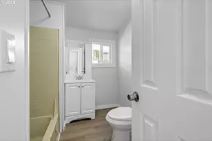 12726 SE Division St, Portland, OR 97236 - Photo 25