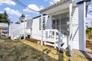 12726 SE Division St, Portland, OR 97236 - Photo 5