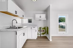 12726 SE Division St, Portland, OR 97236 - Photo 21