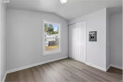 12726 SE Division St #17, Portland, OR 97236 - Photo 23