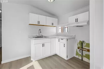 12726 SE Division St #17, Portland, OR 97236 - Photo 11