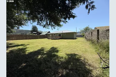 220 W Birch St, Powers, OR 97466 - Photo 5
