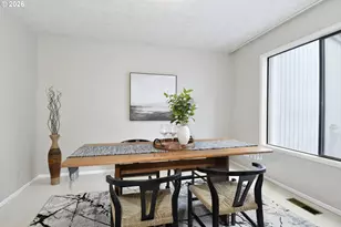 2 Essex Ct, Lake Oswego, OR 97034 - Photo 7