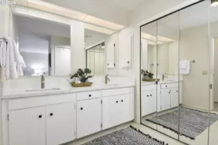 2 Essex Ct, Lake Oswego, OR 97034 - Photo 11