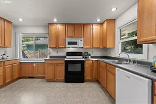 11024 SE 51st Ave, Milwaukie, OR 97222 - Photo 3