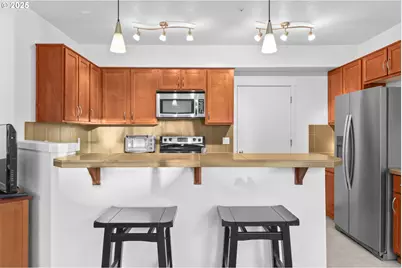 595 NW Lost Springs Ter #303, Portland, OR 97229 - Photo 19