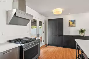 8629 NE Clackamas St, Portland, OR 97220 - Photo 17