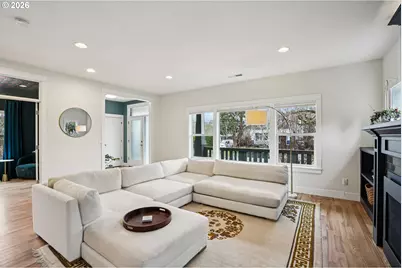 2046 SE 51st Ave, Portland, OR 97215 - Photo 5