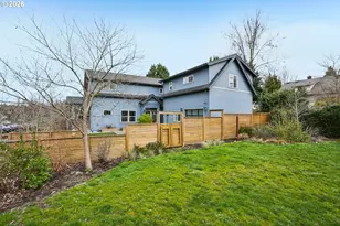 2046 SE 51st Ave, Portland, OR 97215 - Photo 43