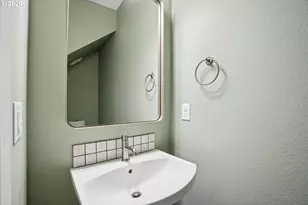 2046 SE 51st Ave, Portland, OR 97215 - Photo 19