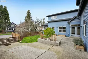 2046 SE 51st Ave, Portland, OR 97215 - Photo 41