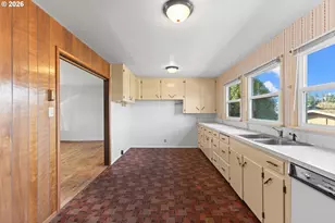 1030 Myrtle Crest Ln, Myrtle Point, OR 97458 - Photo 13