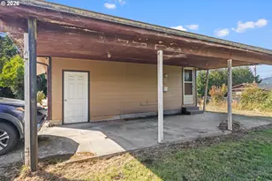 1030 Myrtle Crest Ln, Myrtle Point, OR 97458 - Photo 3