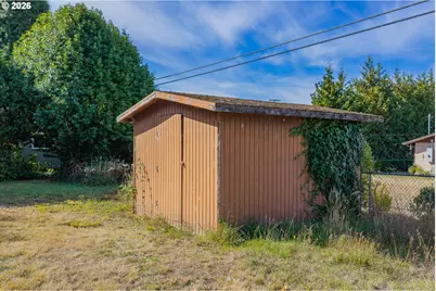 1030 Myrtle Crest Ln, Myrtle Point, OR 97458 - Photo 7
