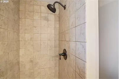 6013 NE Milton St, Portland, OR 97213 - Photo 23