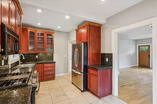 6013 NE Milton St, Portland, OR 97213 - Photo 5