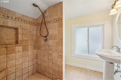 6013 NE Milton St, Portland, OR 97213 - Photo 19