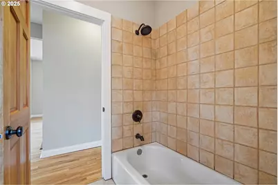 6013 NE Milton St, Portland, OR 97213 - Photo 11