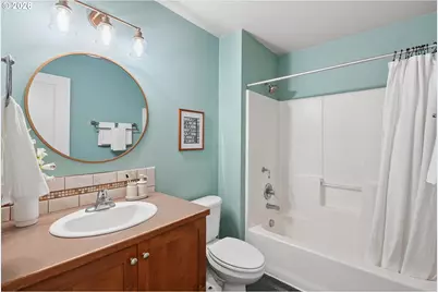 1089 SW Halsey St, Troutdale, OR 97060 - Photo 31