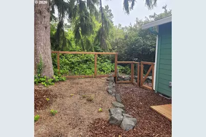 5630 Hacienda Ave, Lincoln City, OR 97367 - Photo 11