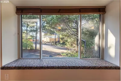 5740 Palisades Dr, Lincoln City, OR 97367 - Photo 15