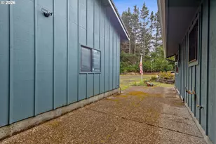 5740 Palisades Dr, Lincoln City, OR 97367 - Photo 25