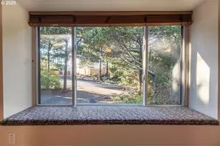 5740 Palisades Dr, Lincoln City, OR 97367 - Photo 13