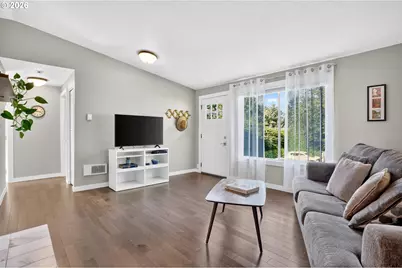 2811 SW Spring Garden St, Portland, OR 97219 - Photo 9
