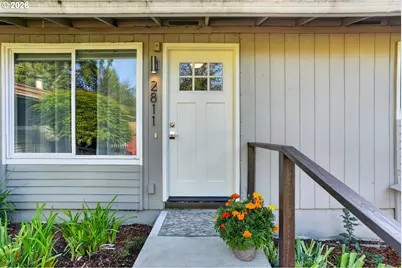 2811 SW Spring Garden St, Portland, OR 97219 - Photo 3
