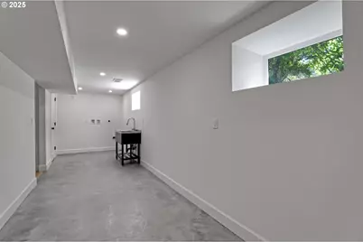 4750 N Kerby Ave, Portland, OR 97217 - Photo 29