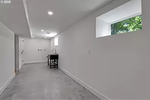 4750 N Kerby Ave, Portland, OR 97217 - Photo 29