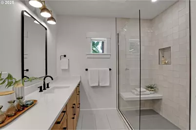 4750 N Kerby Ave, Portland, OR 97217 - Photo 3