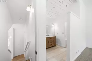 7048 Glacier Dr, Springfield, OR 97478 - Photo 15